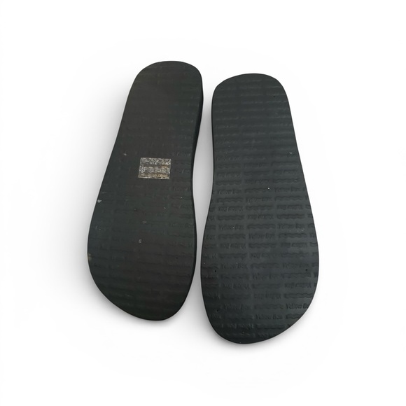 Yellow Box Red and Black Flip Flops 6.5 - Picture 2 of 3